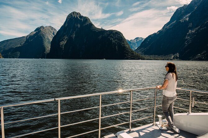Milford Sound Luxury Lunch Cruise onboard The Fiordland Jewel - Who Should Consider This Tour?