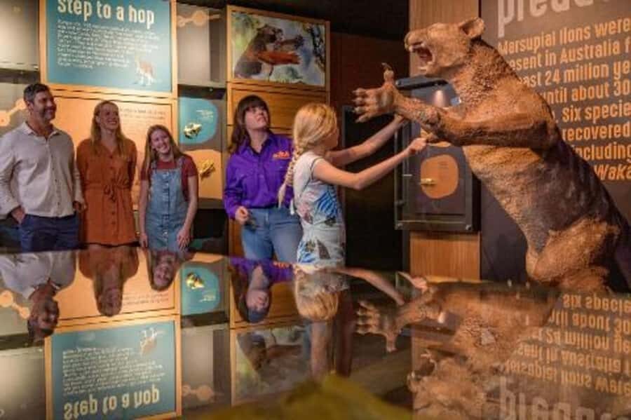 Mount Isa: Riversleigh Fossil Discovery Centre Guided Tour - Exploring the Riversleigh Fossil Discovery Centre