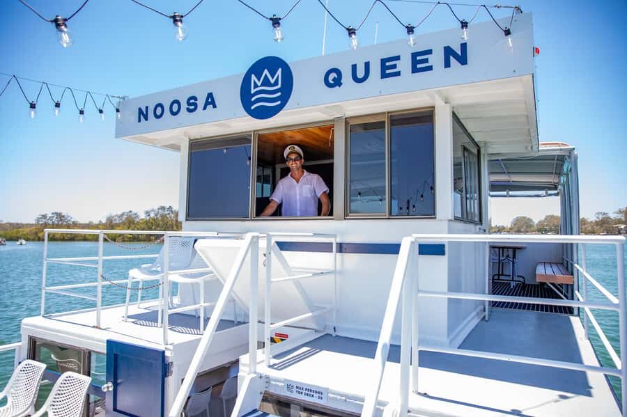 Noosa River Sunset Cruise - The Bar and Atmosphere