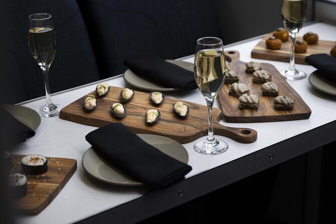 Premium Milford Sound Cruise Including Lunch - The Lunch: A Touch of Elegance on the Water