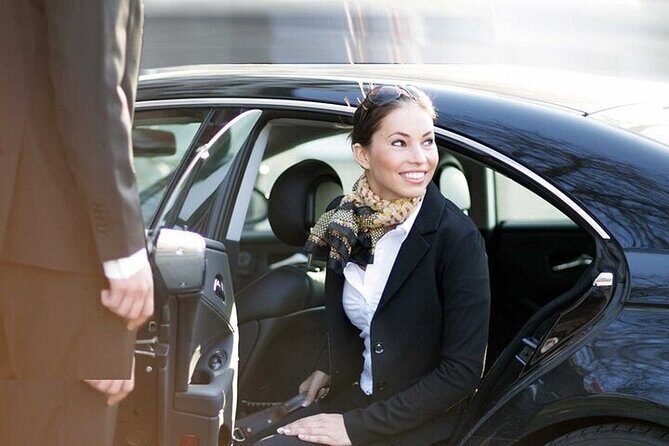 Private Airport Transfer Service Vice Versa in Wellington by SUV - Pricing and Value