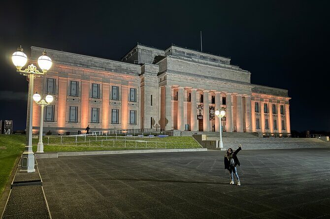 Private Night Tour of Auckland, Sky Tower Bar, Bridge & Museum - Stop 2: Auckland Harbour Bridge (30 minutes)