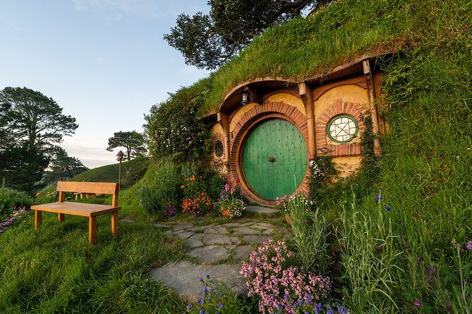 Private Tour: Hobbiton Movie Set & Hamilton Gardens Experience - The Experience: An In-Depth Look