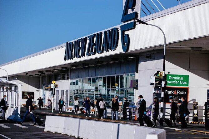 Private Transfer From Auckland Domestic Airport To Auckland City - Booking and Confirmation