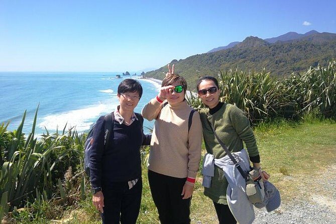 Punakaiki Blow Holes & Pancake Rocks Scenic Tour - Exploring the Pancake Rocks and Blowholes