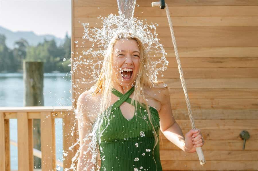 Queenstown: Floating Sauna Experience on Lake Whakatipu - Key Points