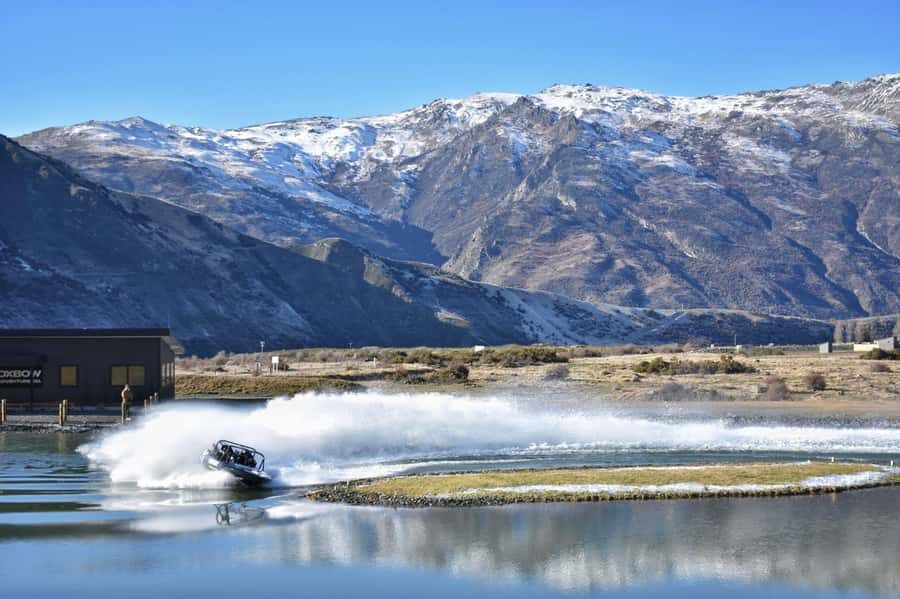 Queenstown: Jet Sprint Boating Experience at Oxbow Adventure - Who Should Consider This Tour?