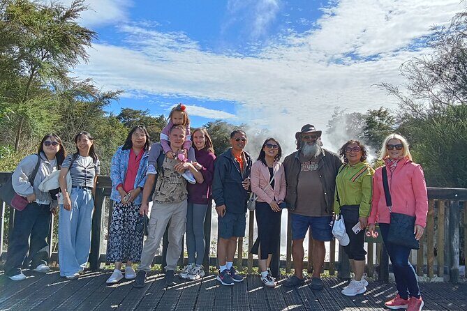 Rotorua to Wai-o-Tapu Thermal Wonderland Shuttle - Exploring Wai-o-Tapu Thermal Wonderland