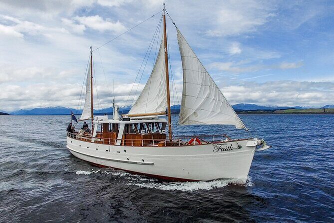 Scenic Cruise & Guided walk on Historic Motor Yacht Lake Te Anau - The Itinerary in Detail