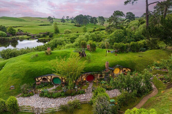Small Group Luxury Hobbiton Tour incl. Lunch From Auckland - What Makes This Tour Stand Out?