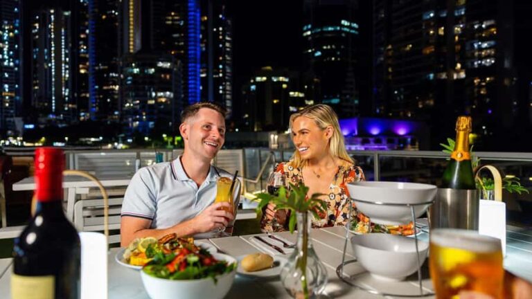 Surfers Paradise: Buffet Dinner Sightseeing Cruise - Key Points