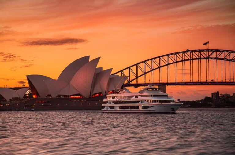 Sydney: Harbour Dinner Cruise with 3, 4 or 6-Course Menu - The Experience in Detail