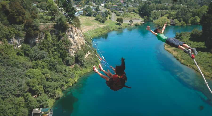 Taup: Bungy Jump and Swing Combo - Who Would Love This Experience?