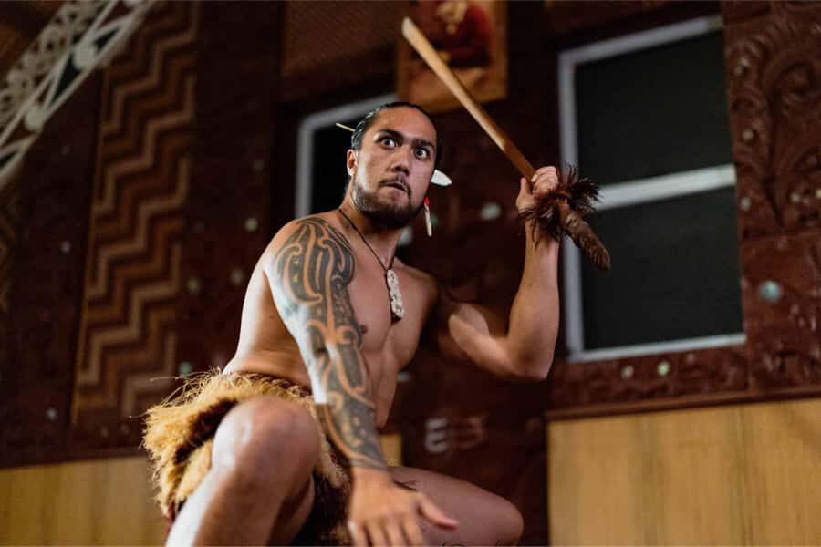 Te Puia: Te R Guided Day Tour + Haka Cultural Performance - Maori Arts and Crafts Institute