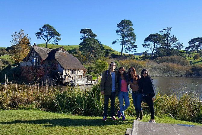 The Hobbiton Movie Set Small-Group Guided Tour from Auckland - Group Size and Overall Experience