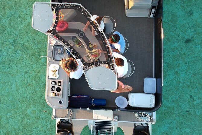 Toa boat Bora Bora Private Sunset On Entertainer Bar Boat - Who Will Love This Tour?