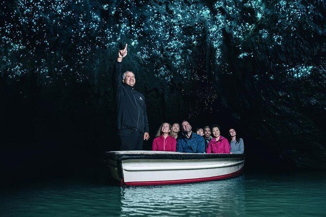 Waitomo Caves & Rotorua - Te Puia Small-Group Tour from Auckland - The Sum Up