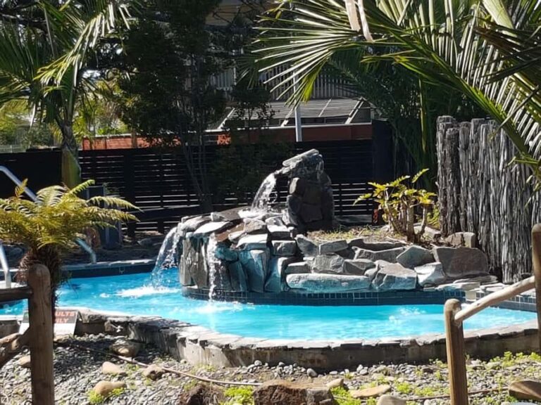 West Auckland: Sunset with Thermal pool & Wine Tasting - An In-Depth Look at the Tour